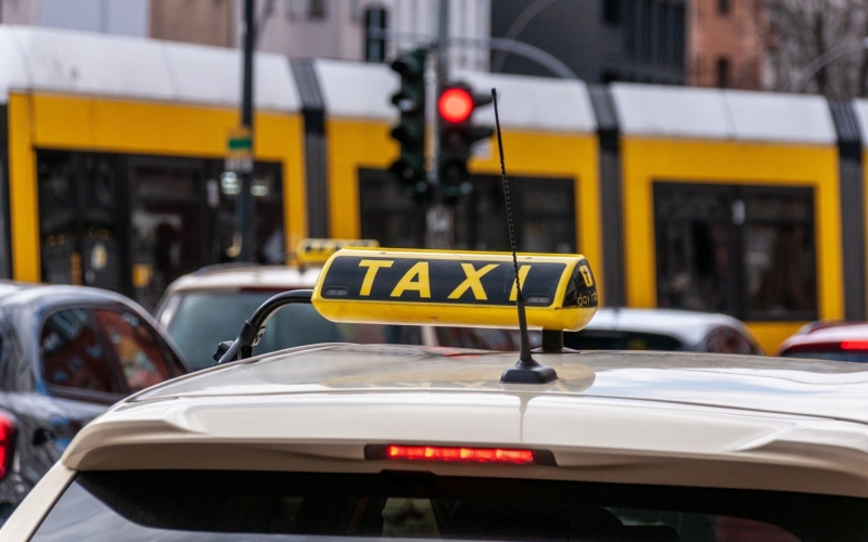 Taxi oznaka na krovu